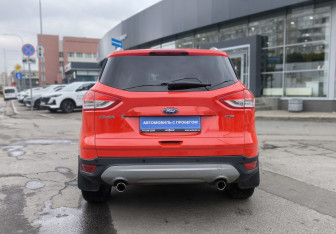 Подержанный автомобиль Ford Kuga 2013 года (5 фото)