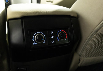 Подержанный автомобиль Toyota Land Cruiser Prado 2022 года (22 фото)