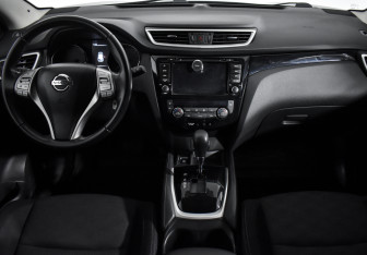 Подержанный автомобиль Nissan Qashqai 2017 года (11 фото)