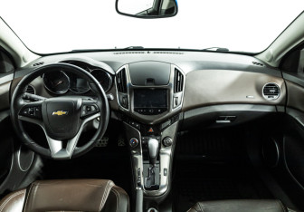 Подержанный автомобиль Chevrolet Cruze Sedan 2013 года (13 фото)