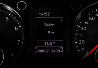 Подержанный автомобиль Volkswagen Passat Sedan 2011 года (18 фото)
