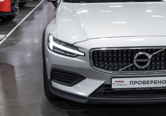 Подержанный автомобиль Volvo V60 Cross Country 2020 года (4 фото)