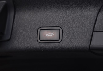 Подержанный автомобиль Geely Atlas Pro 2022 года (31 фото)