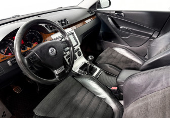 Подержанный автомобиль Volkswagen Passat Sedan 2006 года (9 фото)
