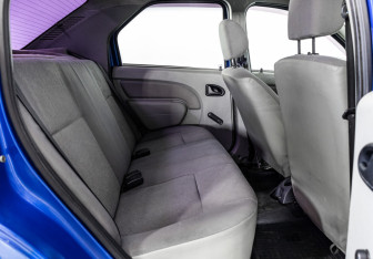 Подержанный автомобиль Renault Logan Sedan 2007 года (13 фото)