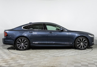 Подержанный автомобиль Volvo S90 2020 года (4 фото)