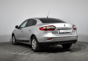 Подержанный автомобиль Renault Fluence 2014 года (7 фото)