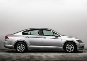 Подержанный автомобиль Volkswagen Passat Sedan 2015 года (4 фото)