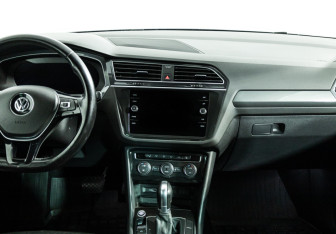 Подержанный автомобиль Volkswagen Tiguan 2018 года (14 фото)