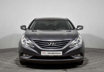 Подержанный автомобиль Hyundai Sonata 2012 года (2 фото)