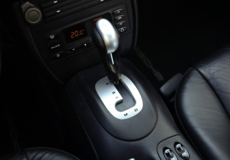 Подержанный автомобиль Porsche Boxster 2004 года (18 фото)