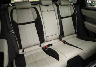 Подержанный автомобиль Land Rover Range Rover Velar 2018 года (29 фото)