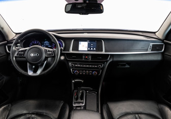 Подержанный автомобиль Kia Optima Sedan 2019 года (10 фото)