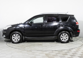 Подержанный автомобиль Citroen C-Crosser 2012 года (8 фото)