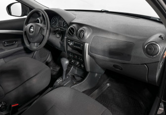 Подержанный автомобиль Nissan Almera Sedan 2015 года (12 фото)