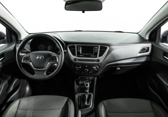 Подержанный автомобиль Hyundai Solaris Sedan 2021 года (13 фото)