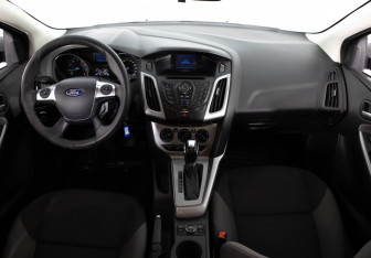 Подержанный автомобиль Ford Focus Wagon 2012 года (9 фото)