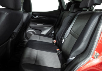 Подержанный автомобиль Nissan Qashqai 2018 года (10 фото)