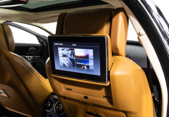 Подержанный автомобиль Jaguar XJ 2016 года (143 фото)