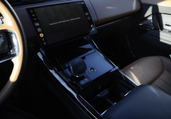 Подержанный автомобиль Land Rover Range Rover Sport 2024 года (20 фото)