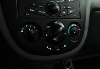 Подержанный автомобиль Daewoo Gentra Sedan 2014 года (15 фото)