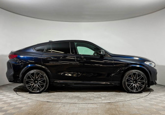 Подержанный автомобиль BMW X6 M 2020 года (6 фото)