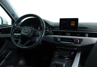 Подержанный автомобиль Audi A4 Sedan 2019 года (11 фото)