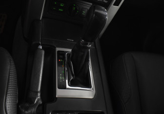 Подержанный автомобиль Toyota Land Cruiser Prado 2013 года (20 фото)