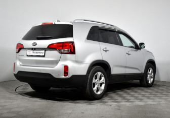 Подержанный автомобиль Kia Sorento 2018 года (5 фото)