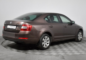 Подержанный автомобиль Skoda Octavia Liftback 2016 года (5 фото)
