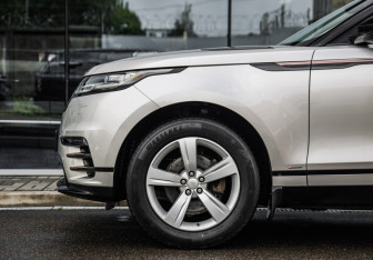 Подержанный автомобиль Land Rover Range Rover Velar 2017 года (10 фото)