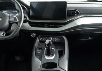 Подержанный автомобиль Haval F7 2024 года (14 фото)