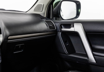 Подержанный автомобиль Toyota Land Cruiser Prado 2021 года (23 фото)
