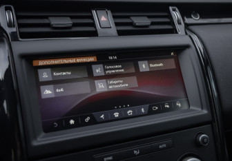 Подержанный автомобиль Land Rover Discovery 2019 года (19 фото)