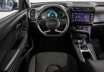 Подержанный автомобиль Hyundai Creta 2021 года (11 фото)