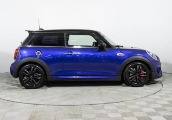 Подержанный автомобиль MINI Hatch 2019 года (4 фото)
