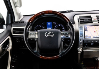 Подержанный автомобиль Lexus GX 2010 года (14 фото)