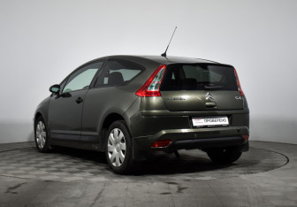 Подержанный автомобиль Citroen C4 Hatchback 2006 года (7 фото)