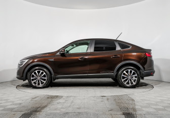Подержанный автомобиль Renault Arkana 2020 года (8 фото)