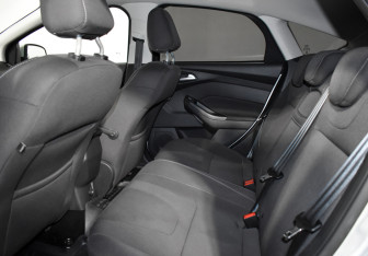 Подержанный автомобиль Ford Focus Hatchback 2013 года (14 фото)