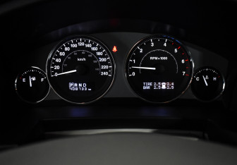 Подержанный автомобиль Jeep Commander 2008 года (22 фото)