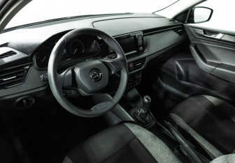 Подержанный автомобиль Skoda Rapid Liftback 2020 года (11 фото)