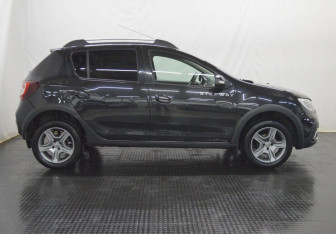 Подержанный автомобиль Renault Sandero 2019 года (4 фото)