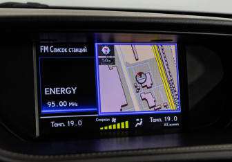 Подержанный автомобиль Lexus ES 2013 года (17 фото)