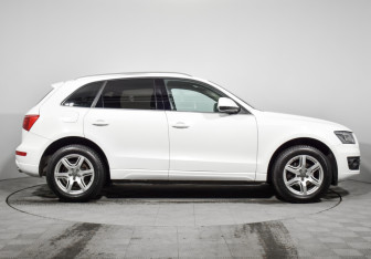 Подержанный автомобиль Audi Q5 2011 года (4 фото)