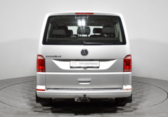 Подержанный автомобиль Volkswagen Caravelle 2018 года (6 фото)