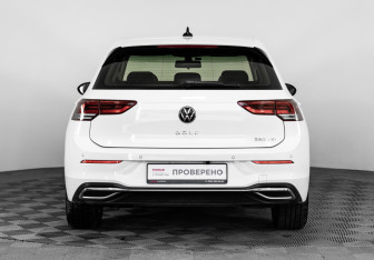 Подержанный автомобиль Volkswagen Golf Hatchback 2020 года (7 фото)