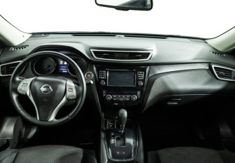 Подержанный автомобиль Nissan X-Trail 2018 года (13 фото)