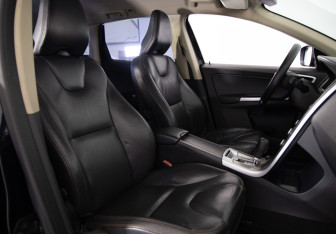 Подержанный автомобиль Volvo XC60 2010 года (11 фото)