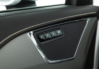 Подержанный автомобиль Volvo XC90 2018 года (16 фото)